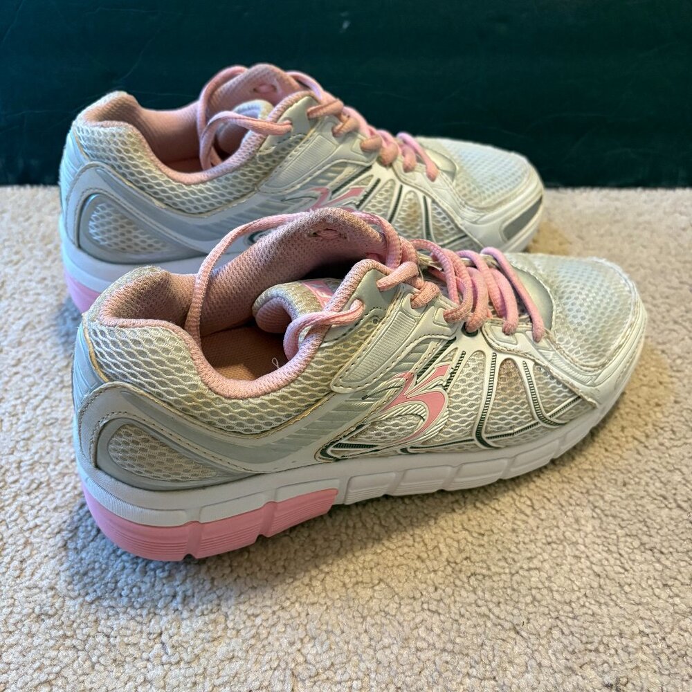 GDefy Gravity Defeyer Women's Walking Comfort Shoes Size 7.5 White Pink